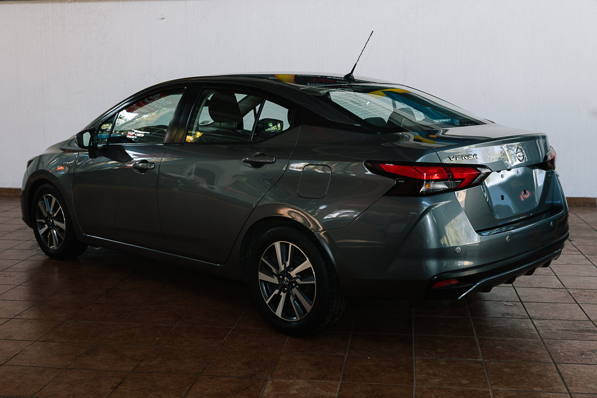 NISSAN VERSA 2020 ADVANCE        (BONO DE $30,000)