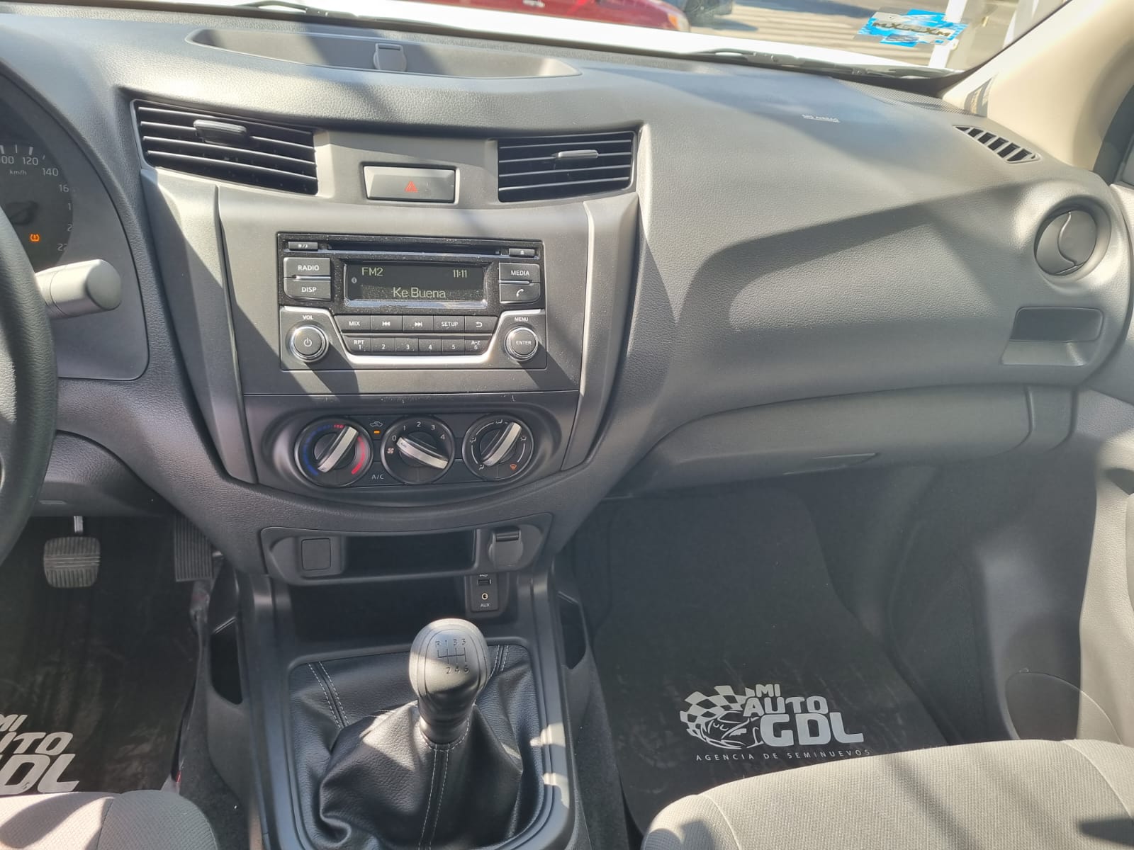 NISSAN NP300 2023