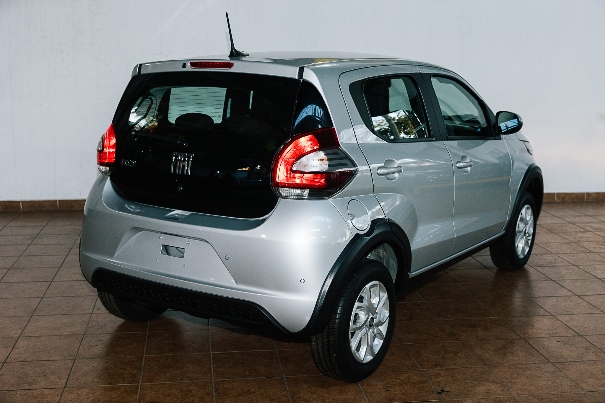 FIAT MOBI LIKE HATCHBACK 2023