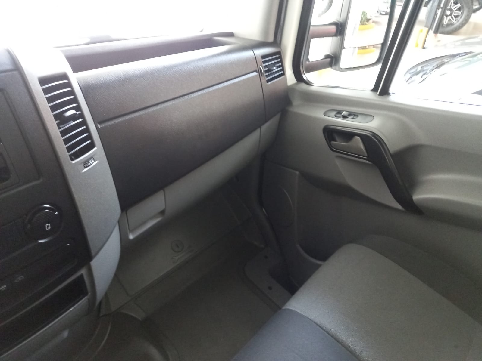VOLKSWAGEN CRAFTER 2017 LWB