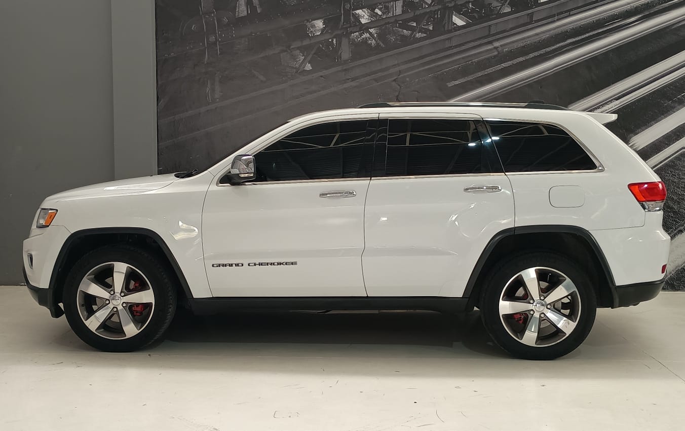 JEEP GRAND CHEROKEE 2015 LUJO LIMITED