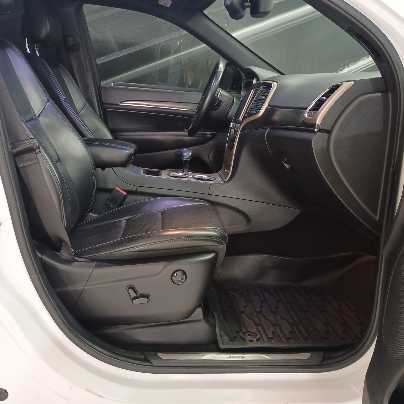 JEEP GRAND CHEROKEE 2015 LUJO LIMITED