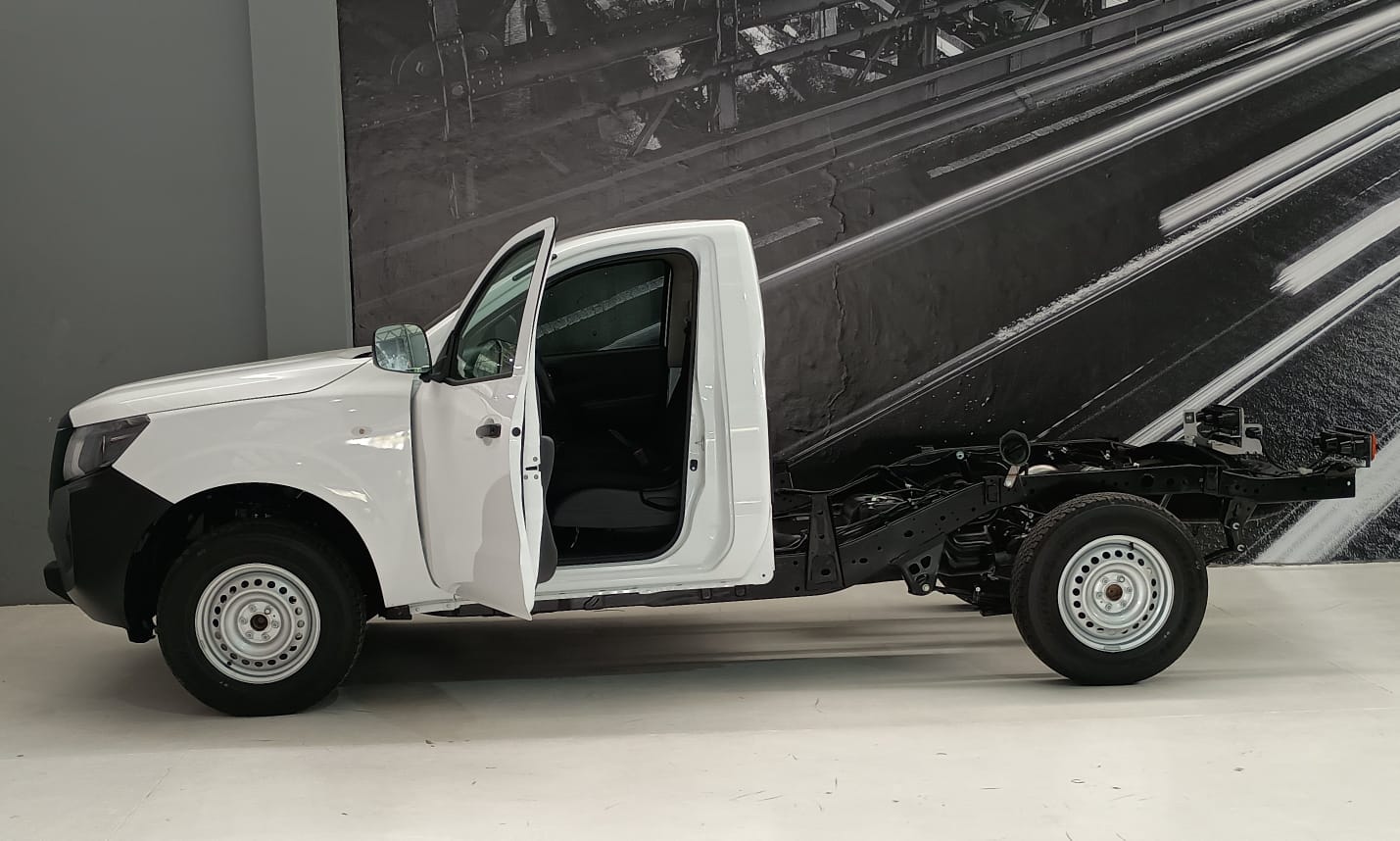 NISSAN NP 300 2025 CHASIS