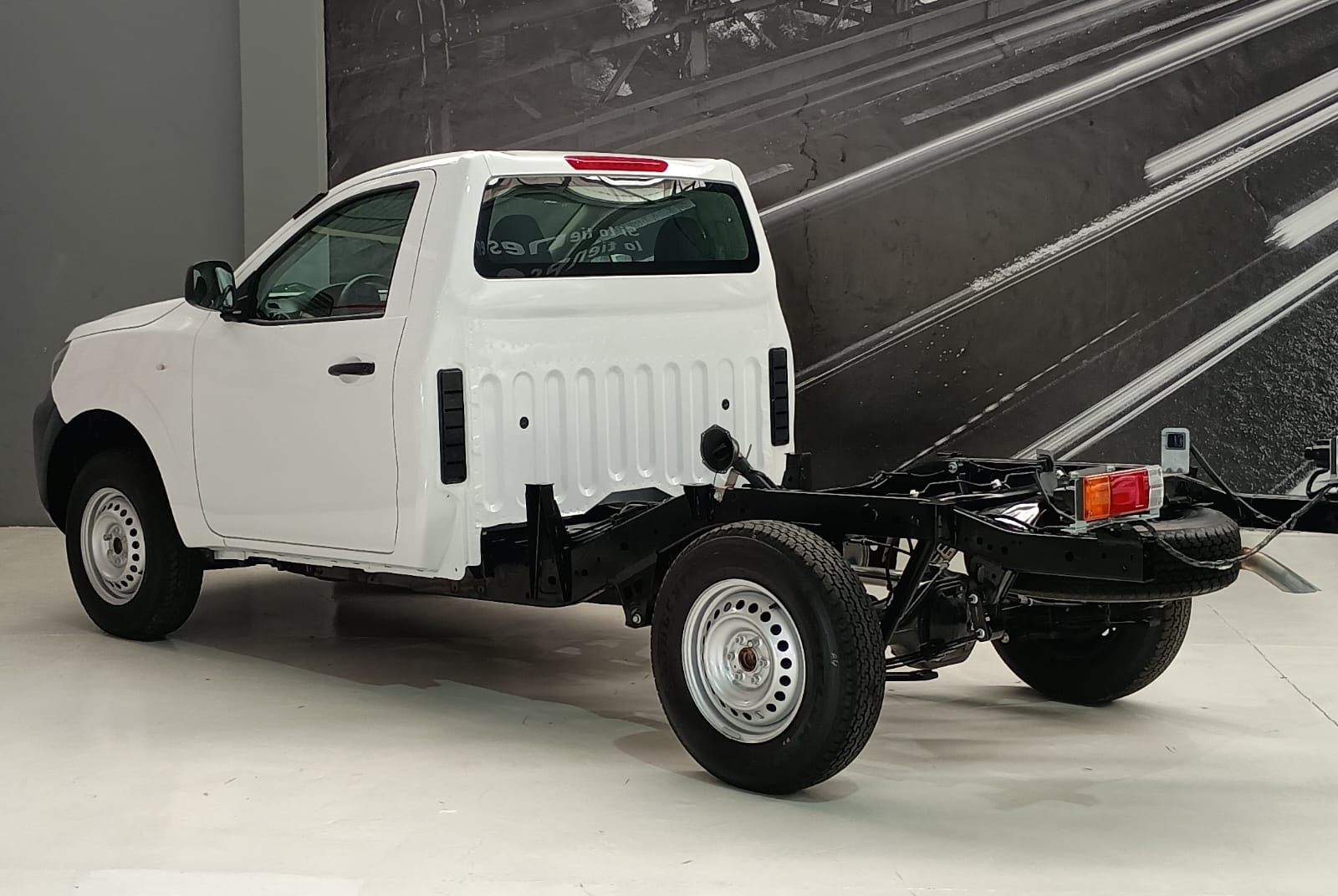 NISSAN NP 300 2025 CHASIS