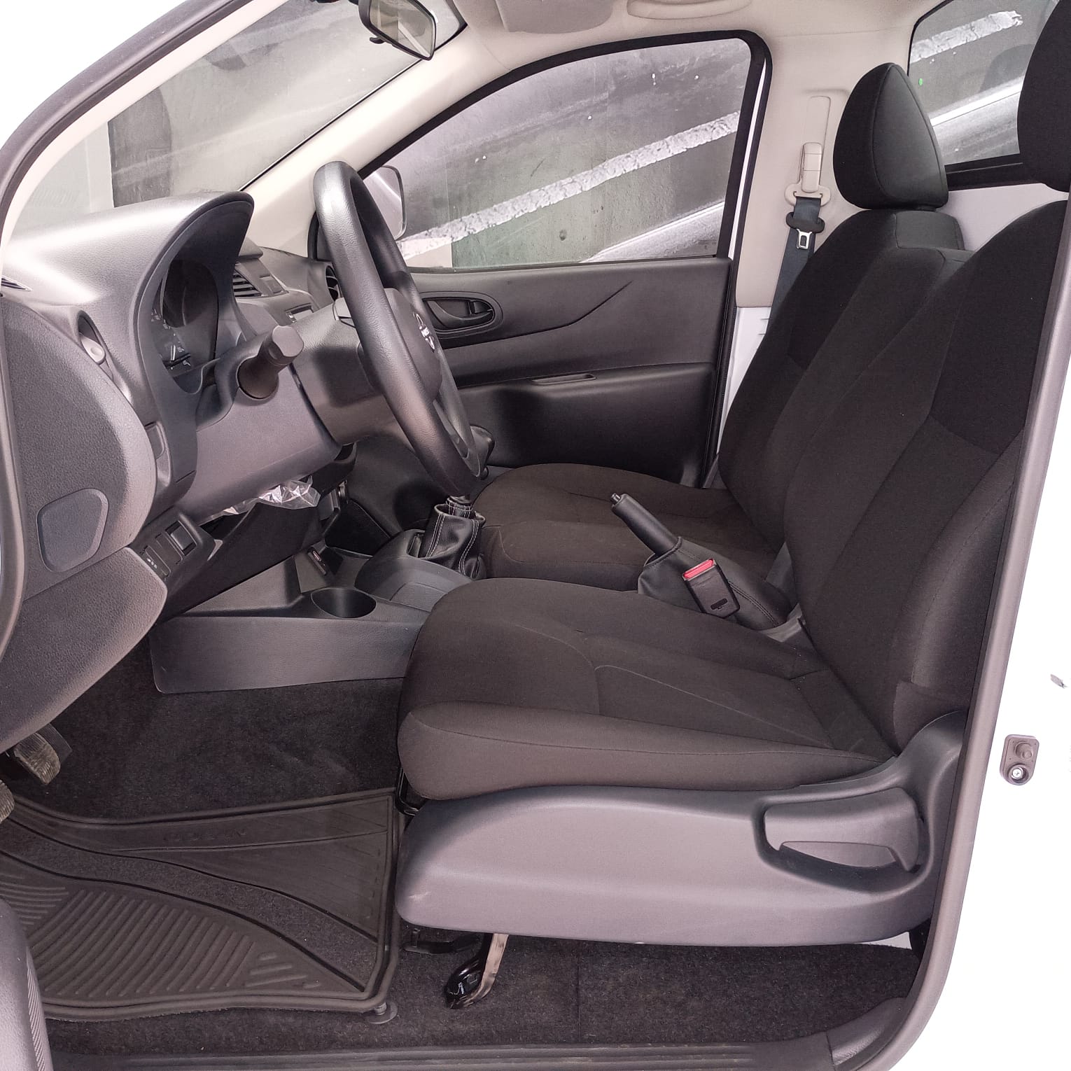 NISSAN NP 300 2025 CHASIS