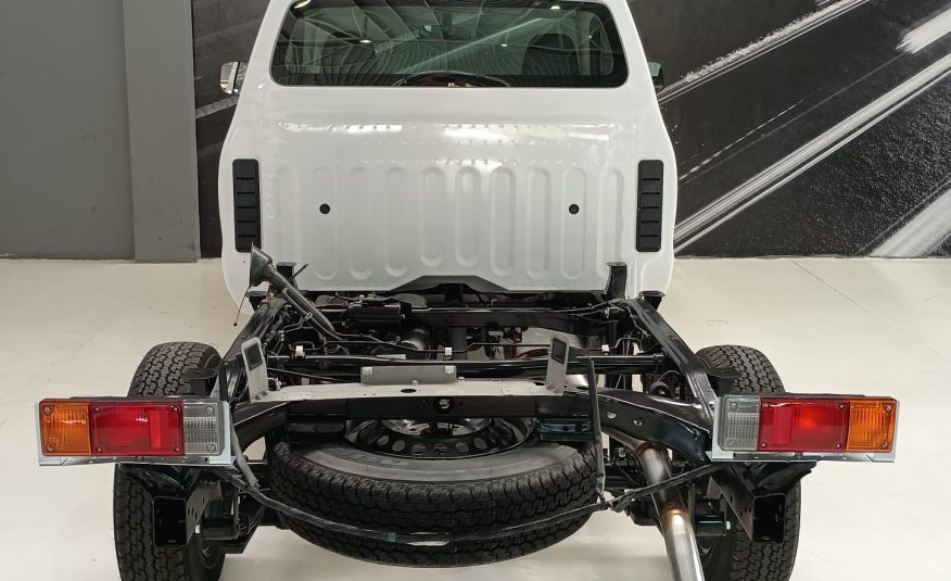 NISSAN NP 300 2025 CHASIS