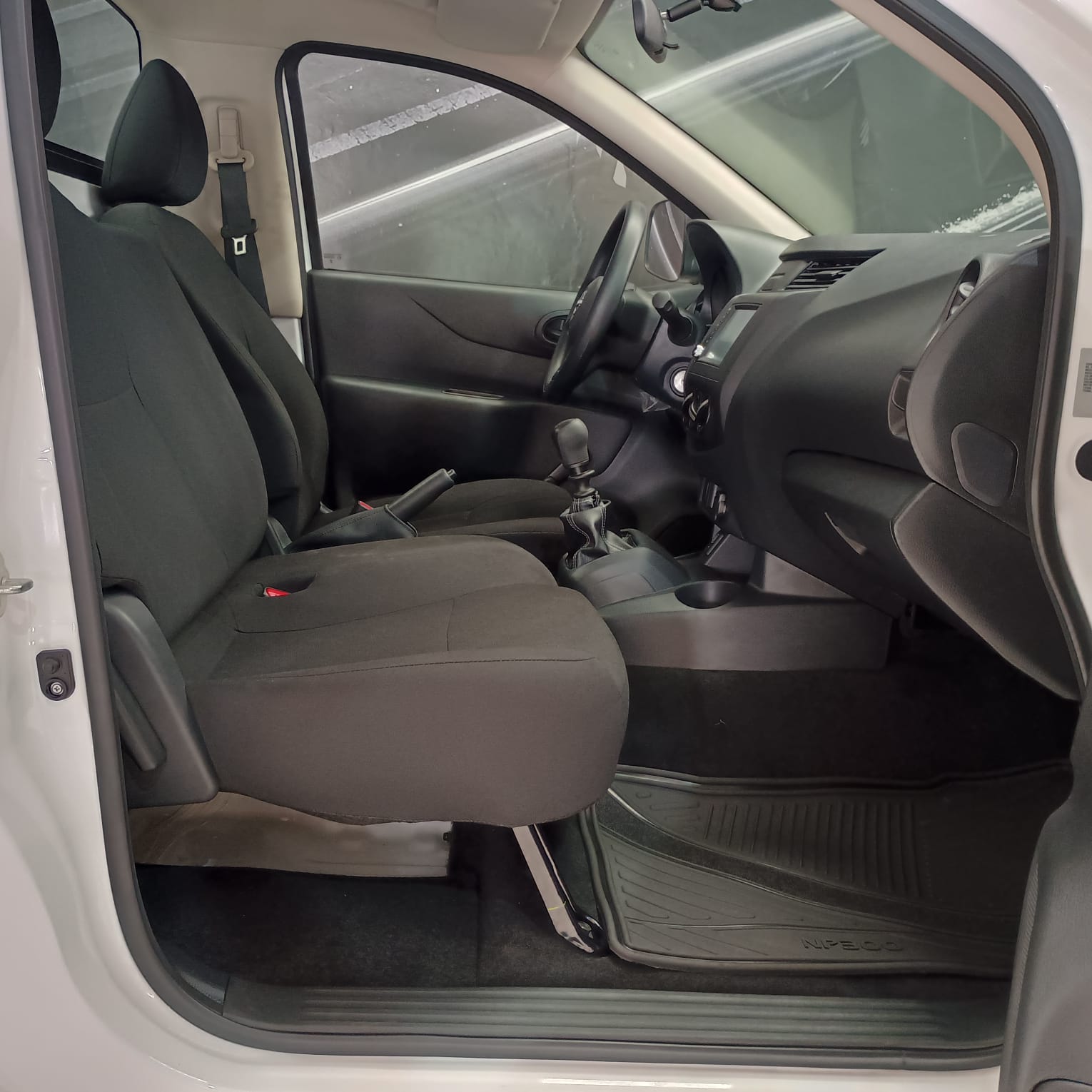 NISSAN NP 300 2025 CHASIS