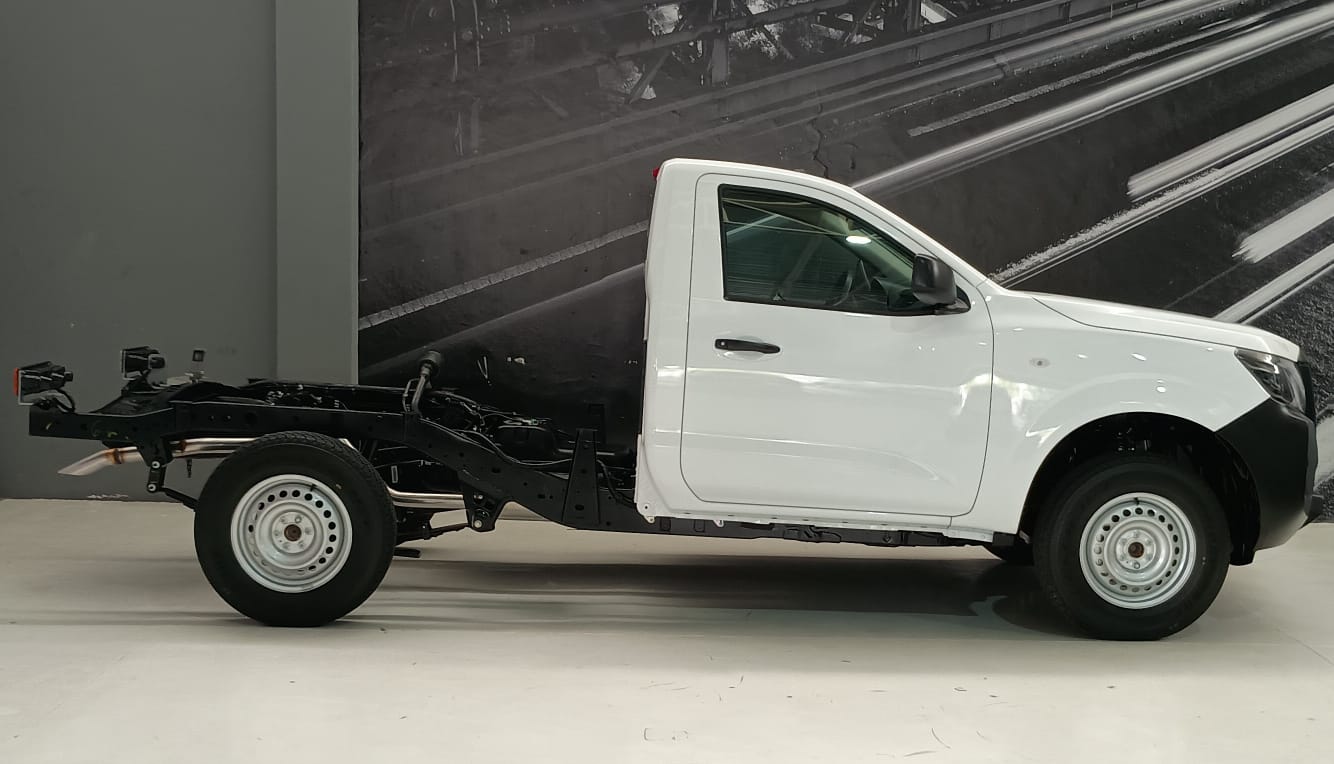 NISSAN NP 300 2025 CHASIS