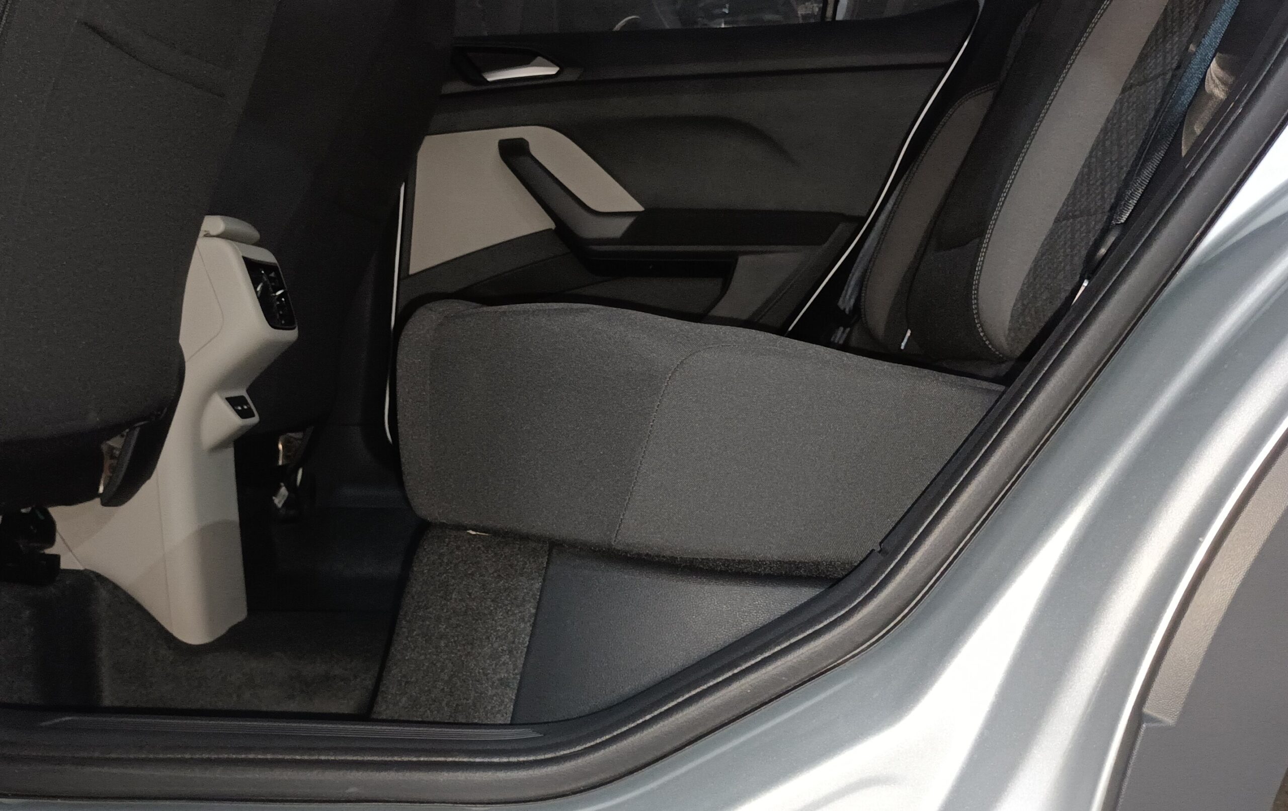 VOLKSWAGEN TAIGUN COMFORTLINE 2025