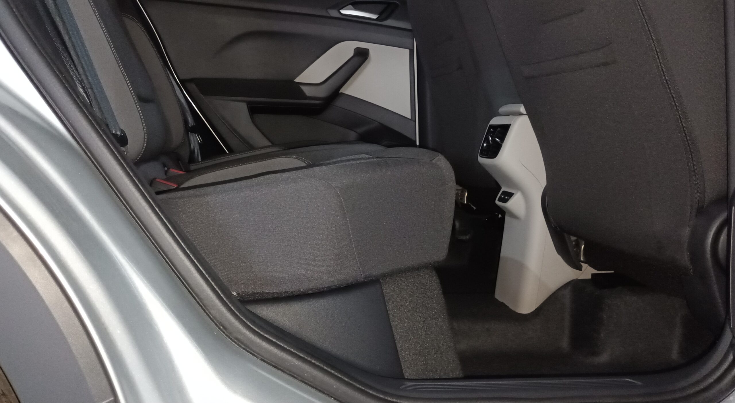 VOLKSWAGEN TAIGUN COMFORTLINE 2025