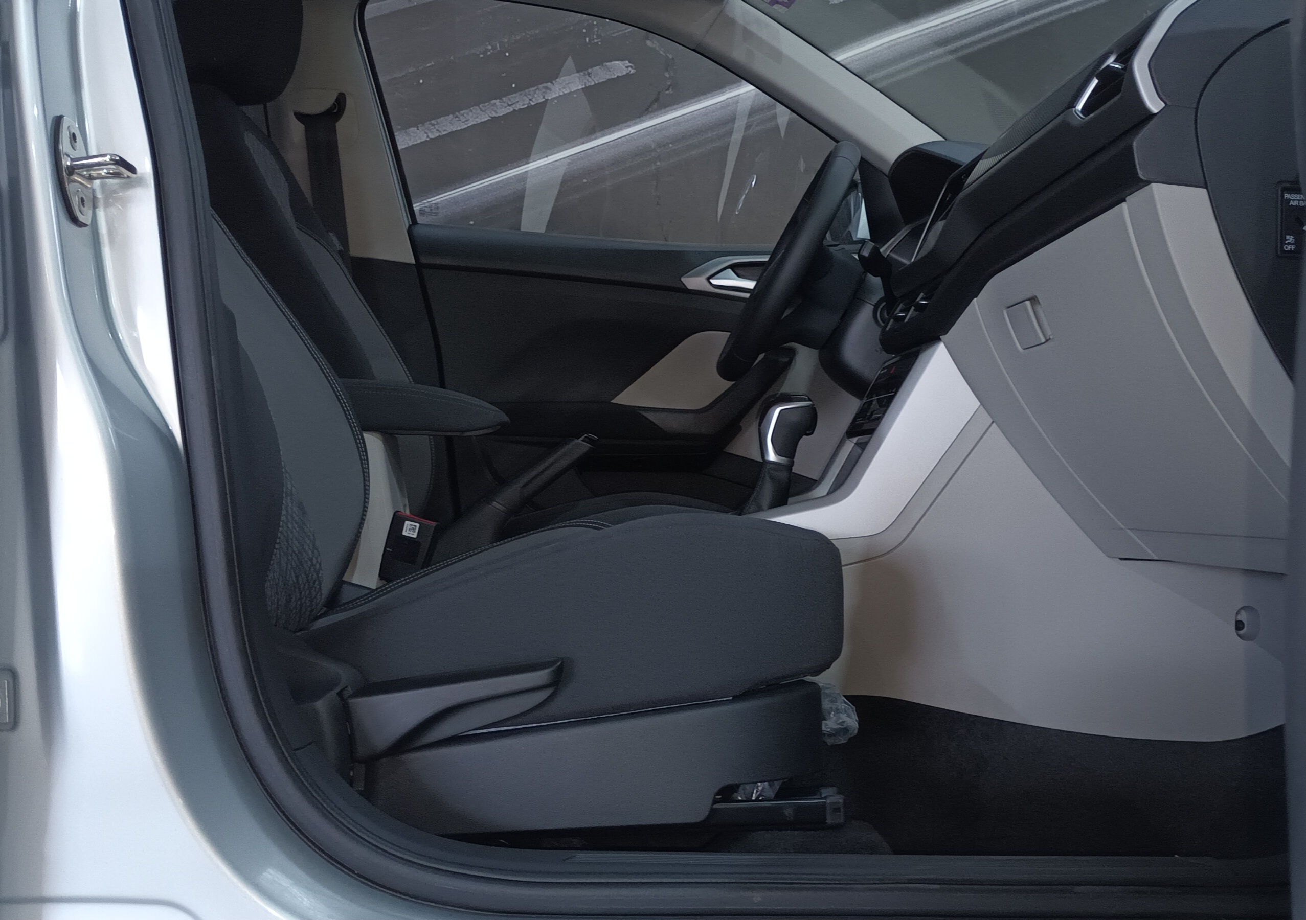 VOLKSWAGEN TAIGUN COMFORTLINE 2025