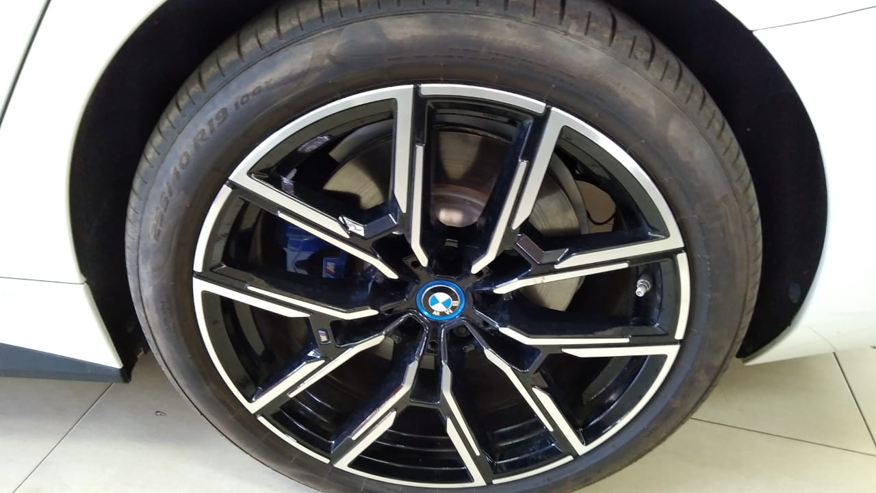 BMW i4 2024 eDRIVE40