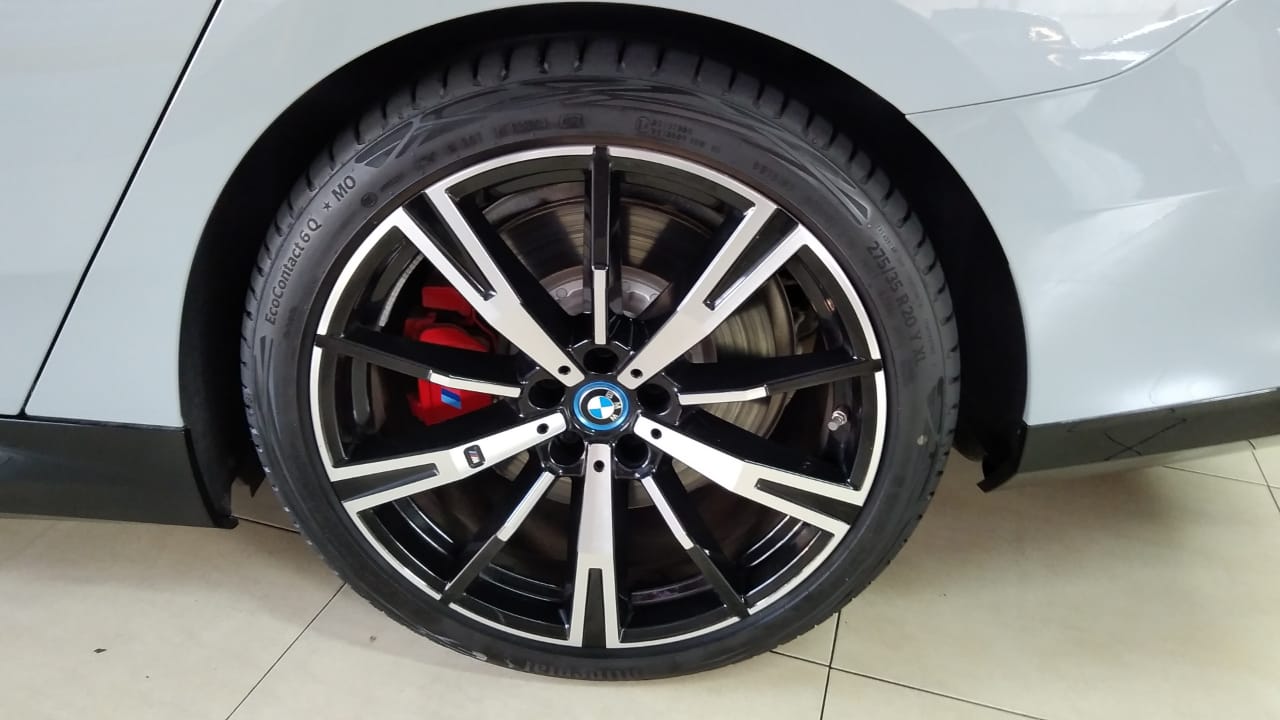 BMW i5 2025 M60 xDrive
