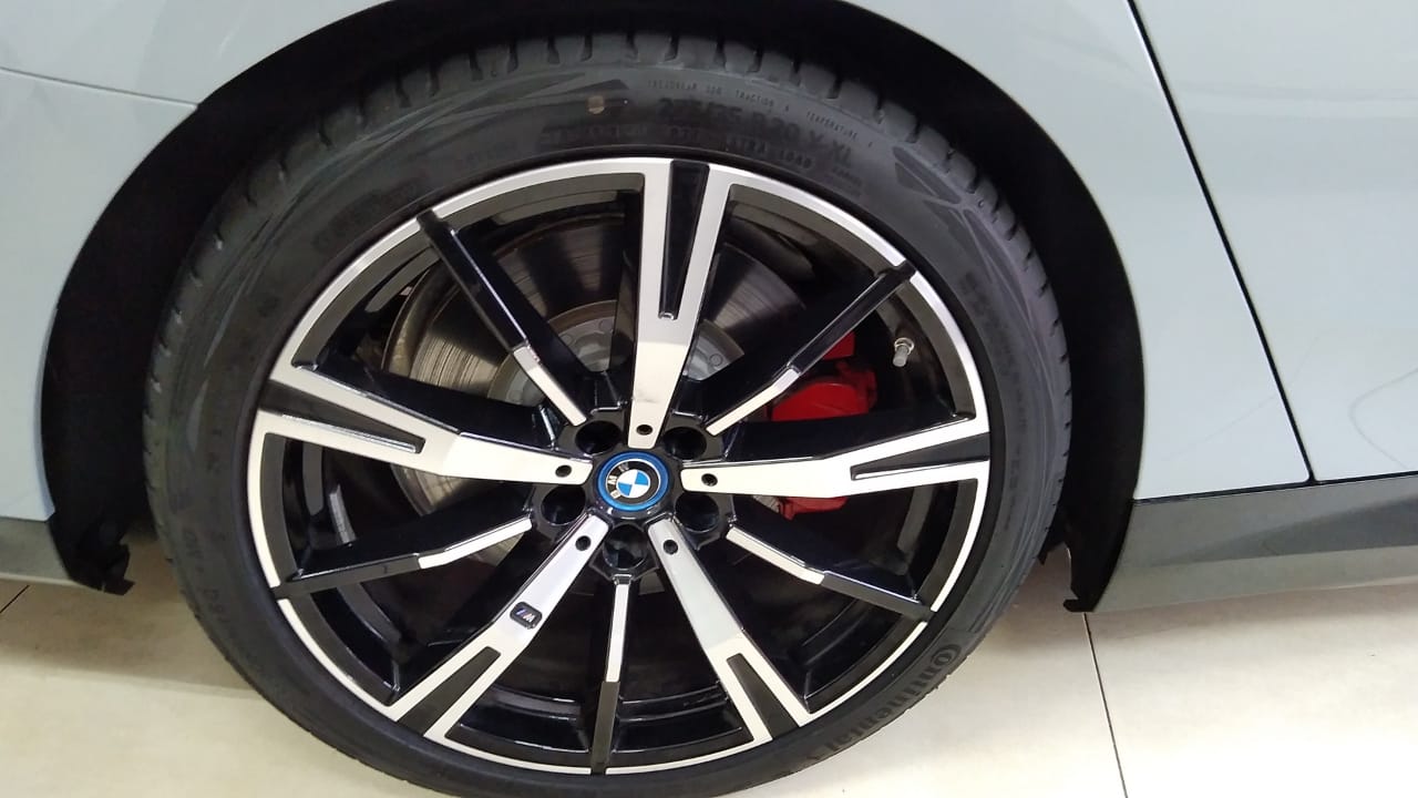 BMW i5 2025 M60 xDrive