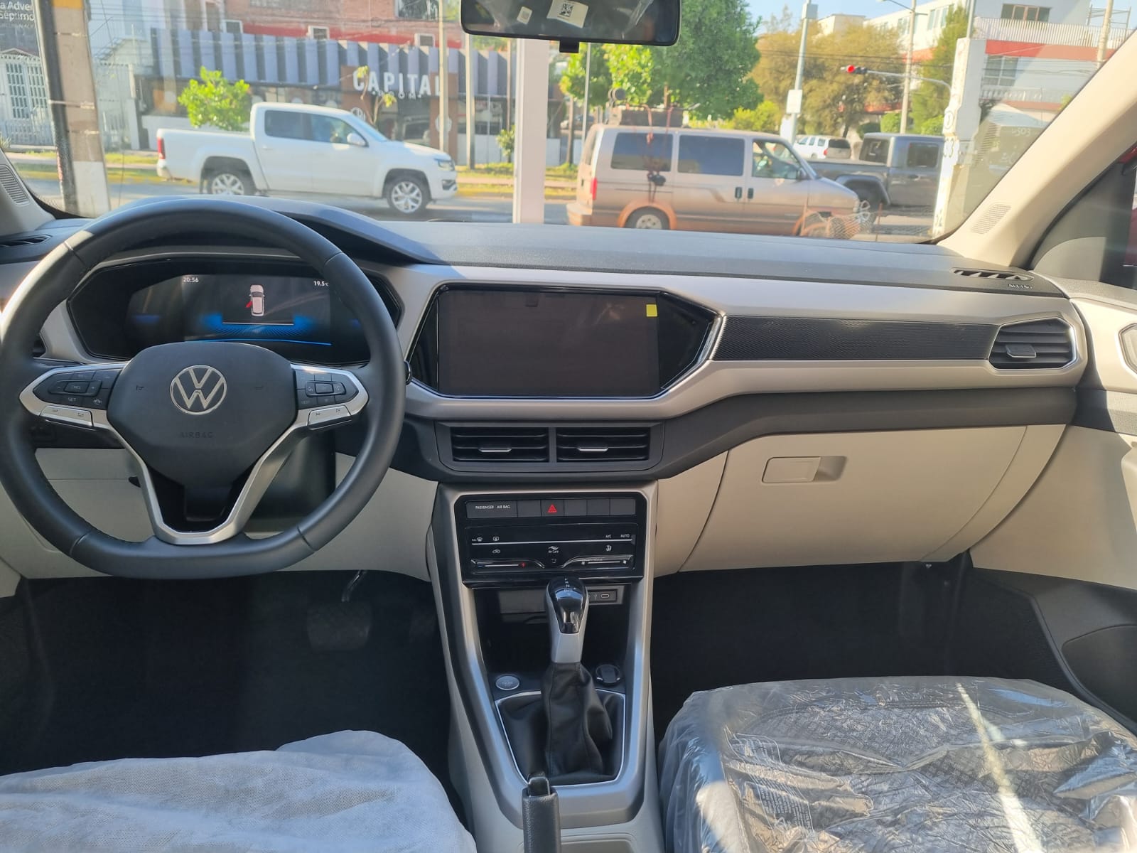 VOLKSWAGEN TAIGUN CONFORTLINE 2024