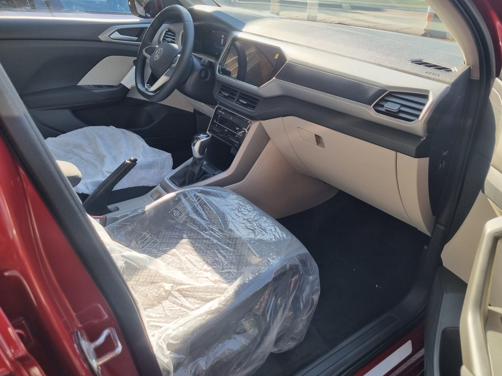 VOLKSWAGEN TAIGUN CONFORTLINE 2024