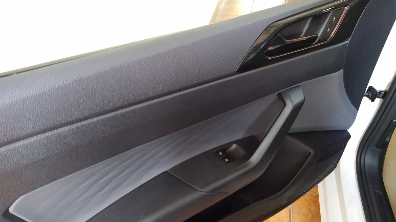 VOLKSWAGEN POLO TRACK 2026