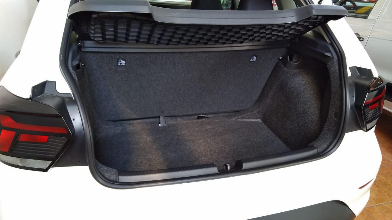 VOLKSWAGEN POLO TRACK 2026