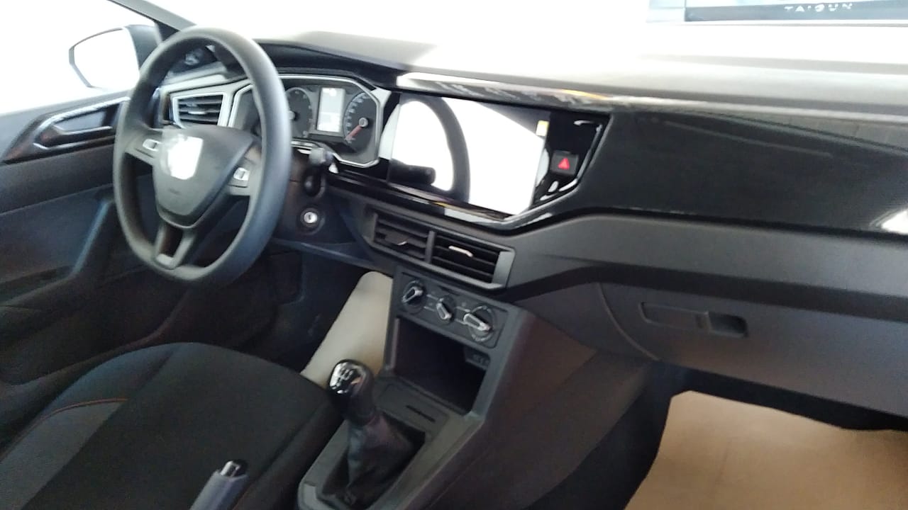 VOLKSWAGEN POLO TRACK 2026