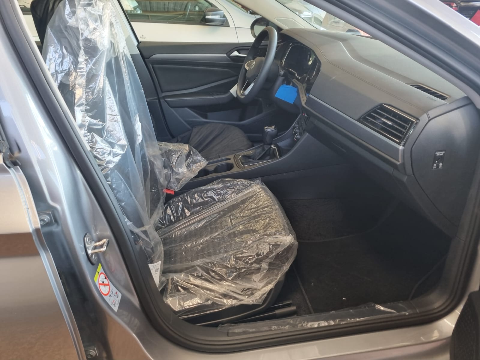 VOLKSWAGEN JETTA 2024 CONFORTLINE