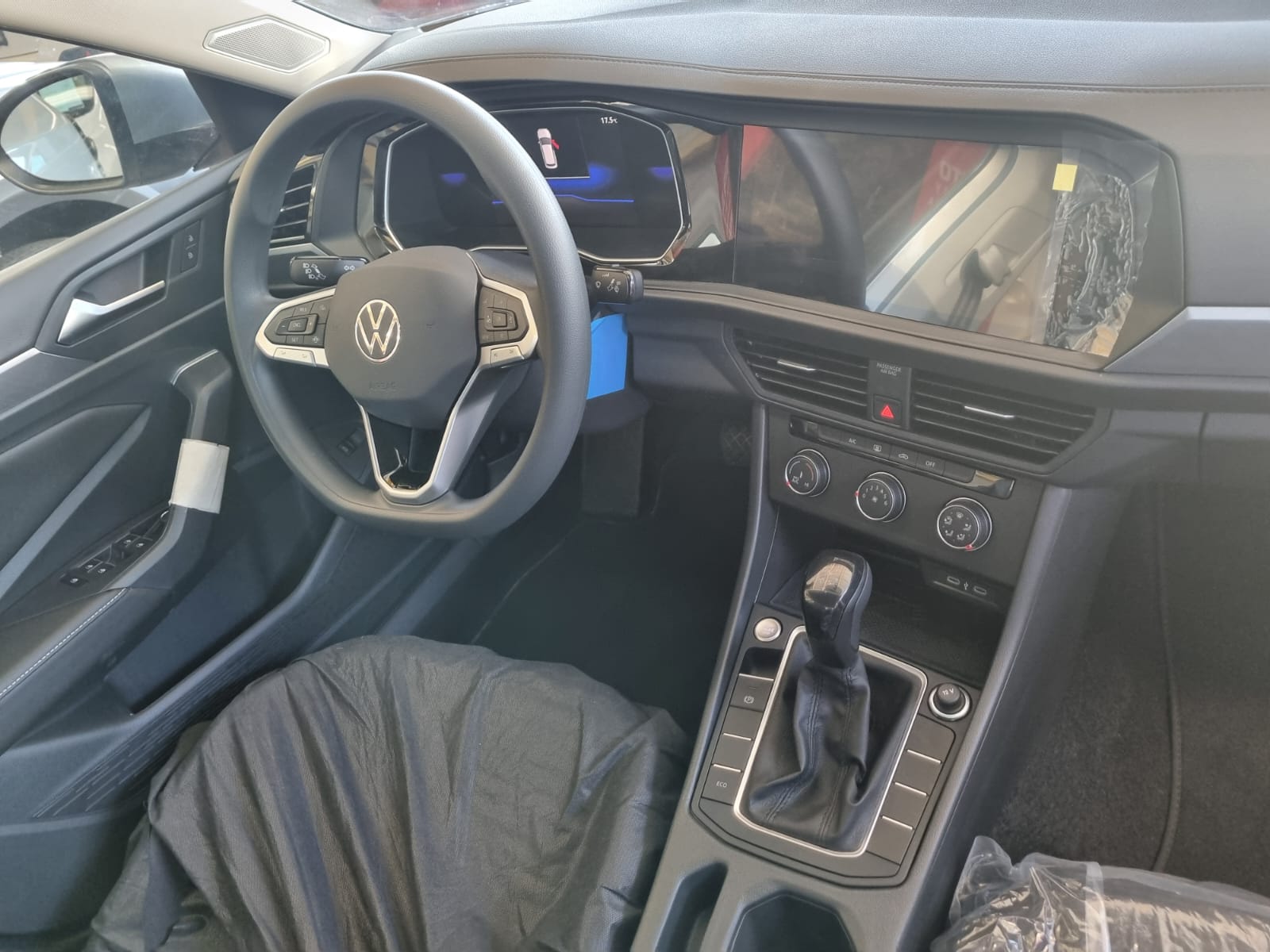 VOLKSWAGEN JETTA 2024 CONFORTLINE