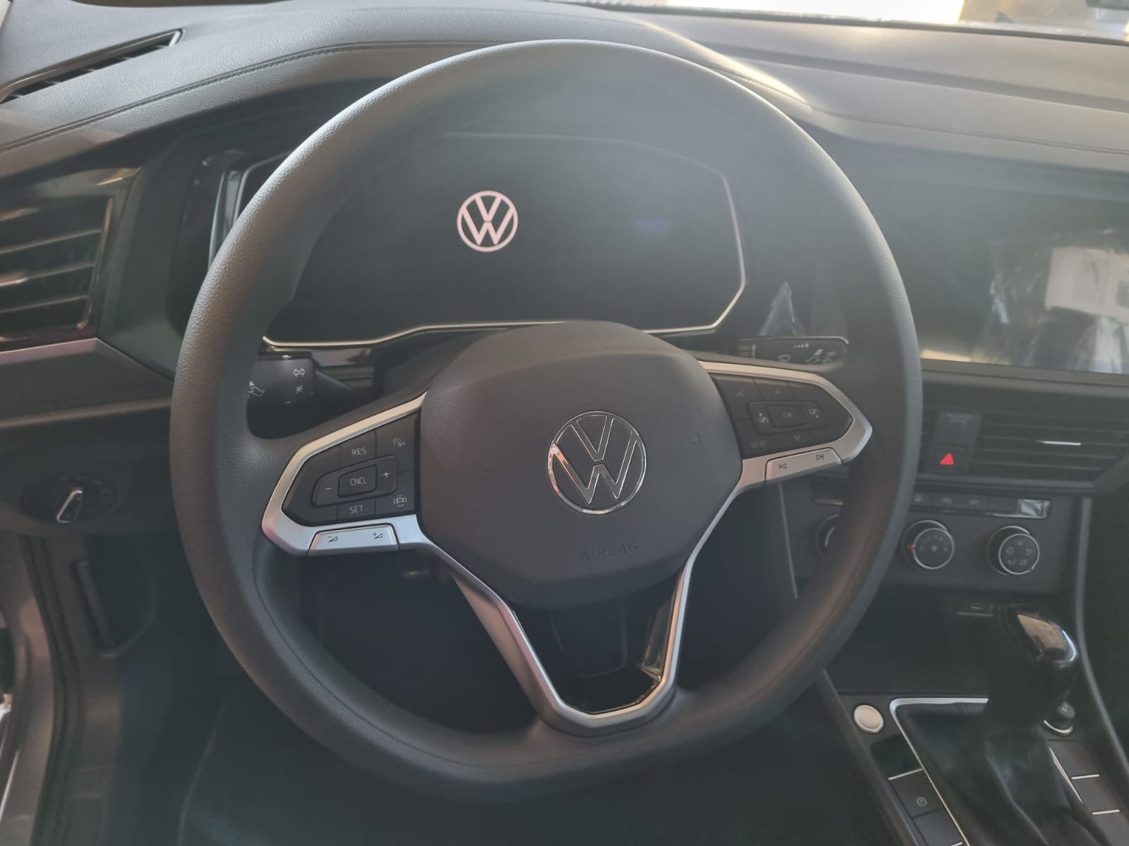 VOLKSWAGEN JETTA 2024 CONFORTLINE