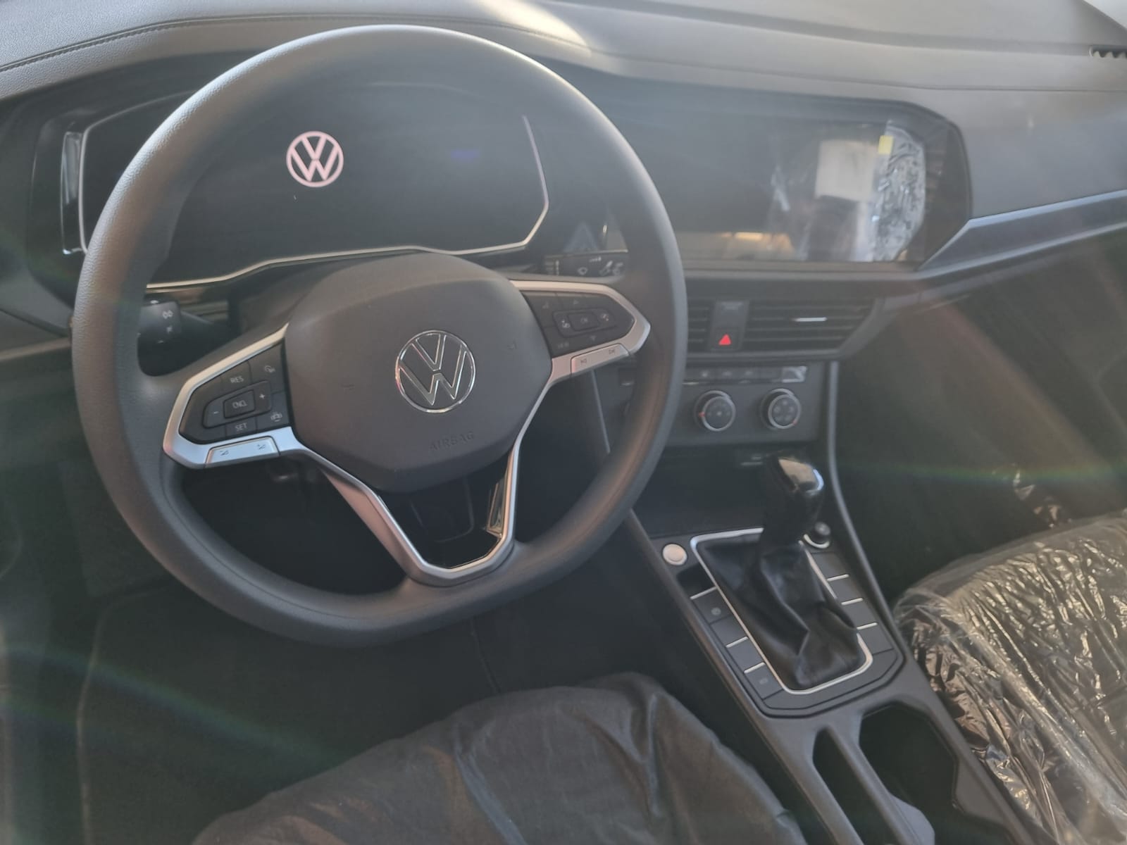 VOLKSWAGEN JETTA 2024 CONFORTLINE