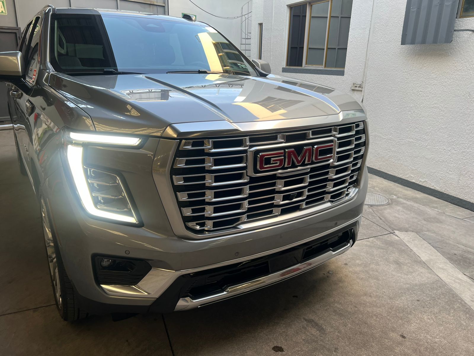 GMC YUKON DENALI 2025