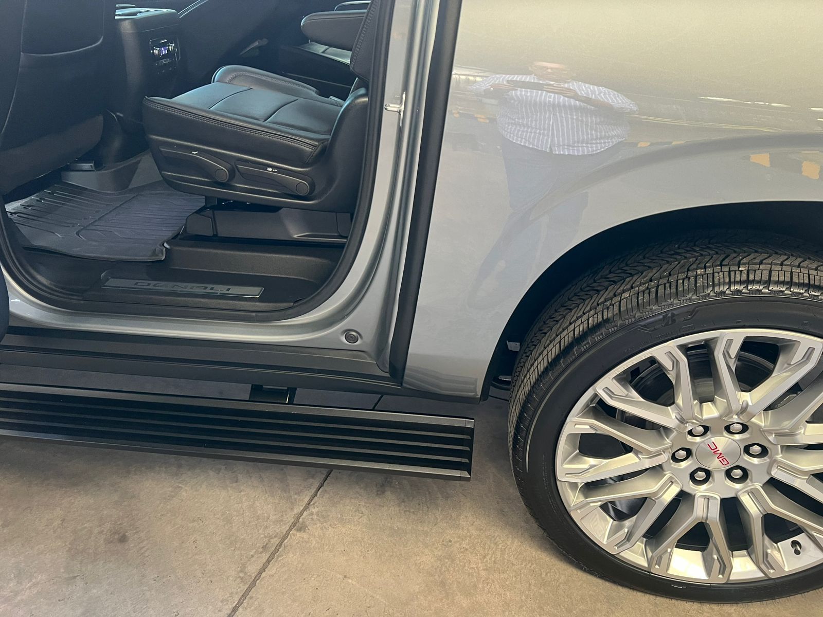 GMC YUKON DENALI 2025