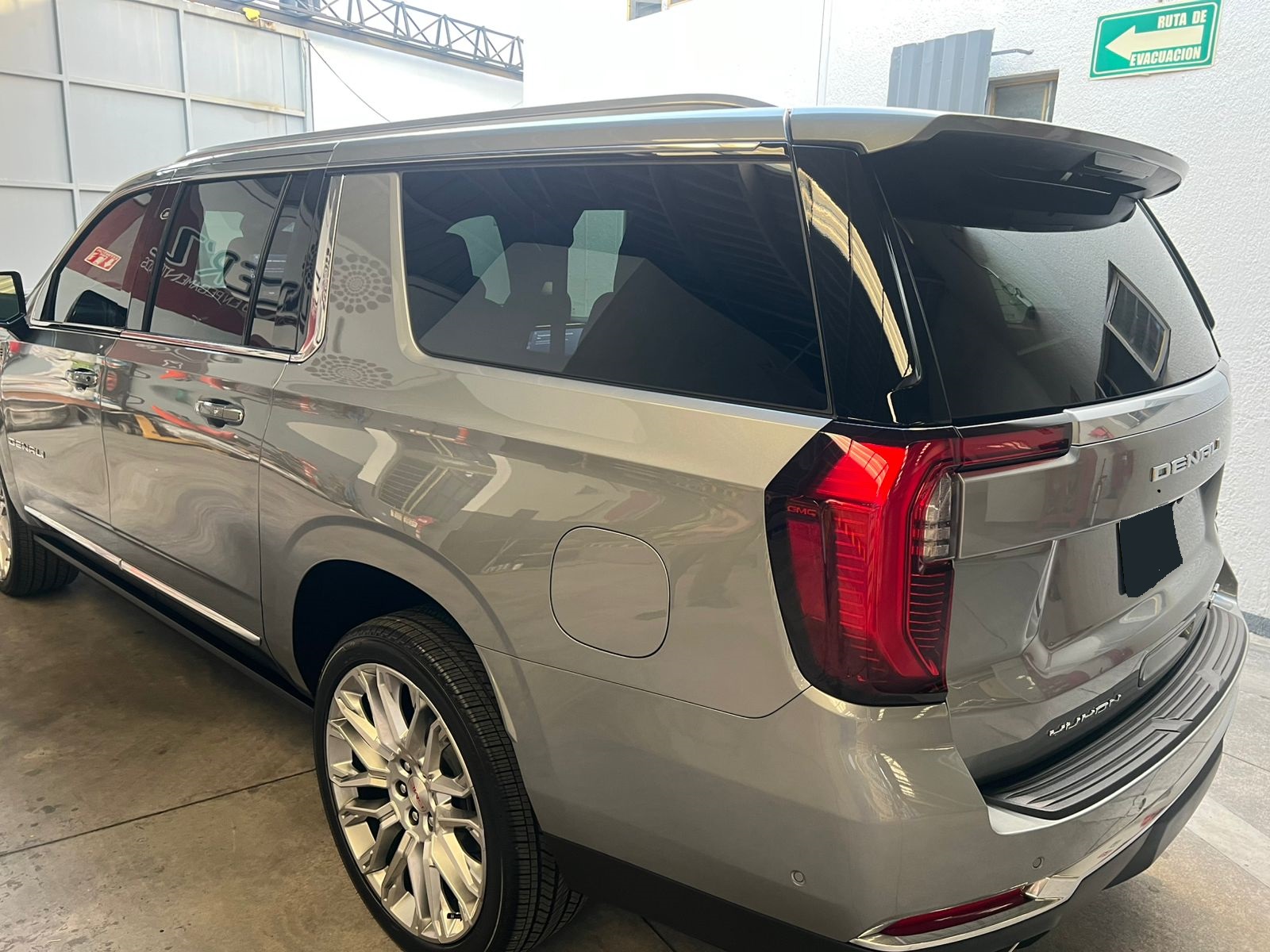 GMC YUKON DENALI 2025