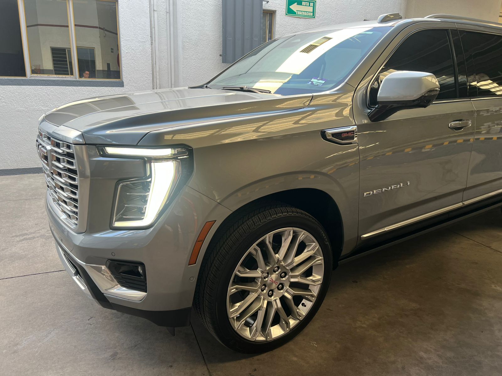 GMC YUKON DENALI 2025
