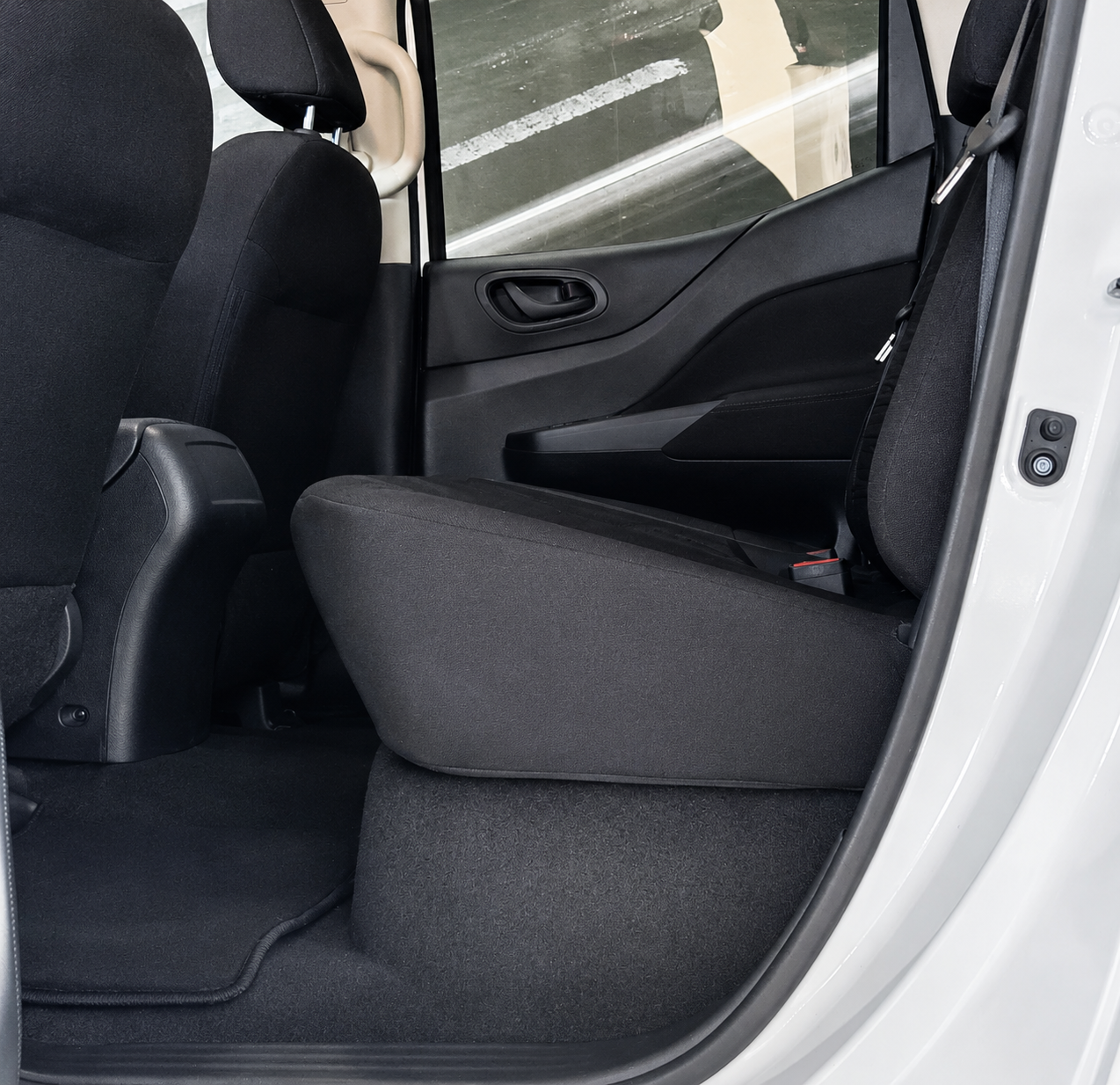 NISSAN FRONTIER SE 2026