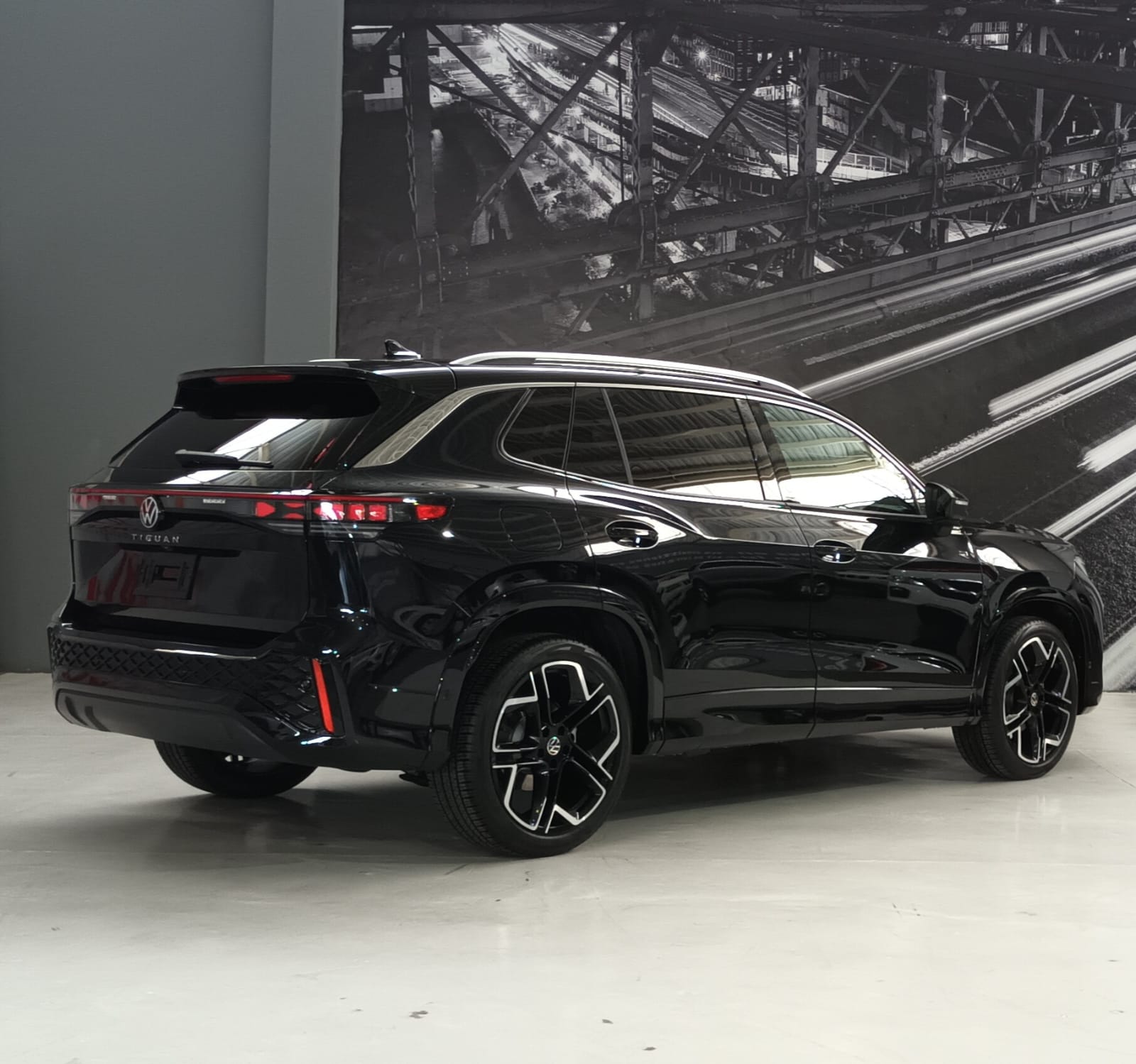 VW TIGUAN R-LINE 2026