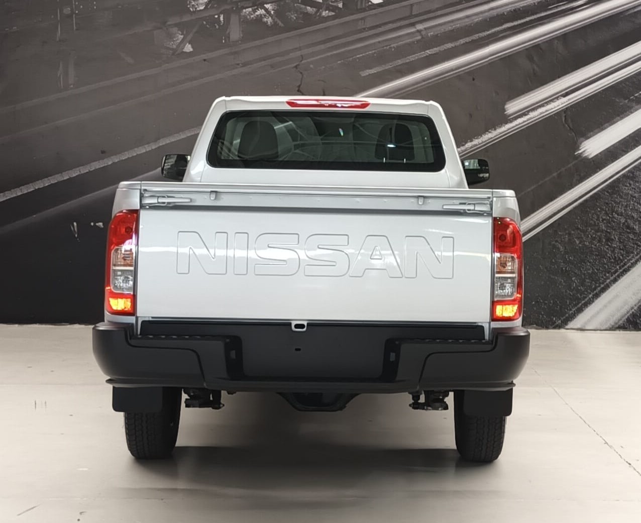 NISSAN NP300  2026