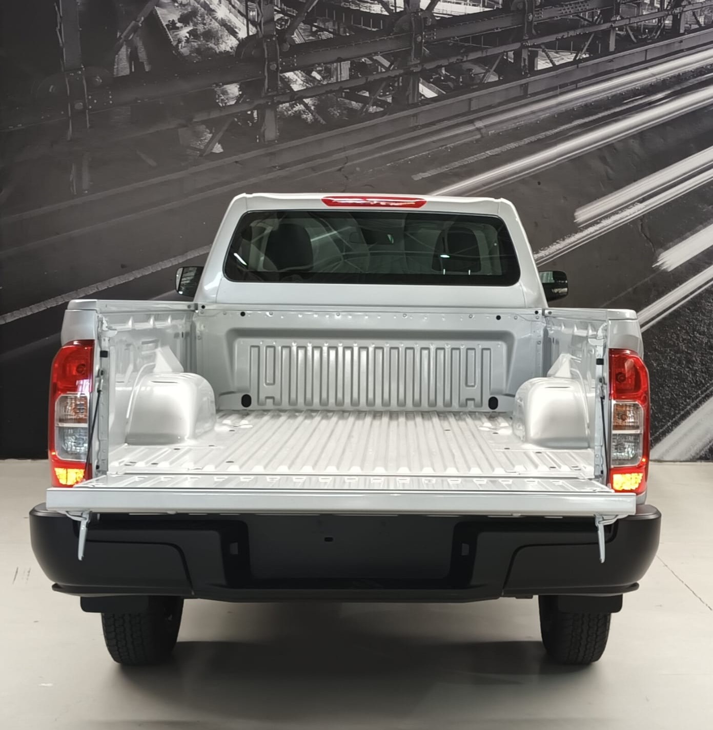 NISSAN NP300  2026