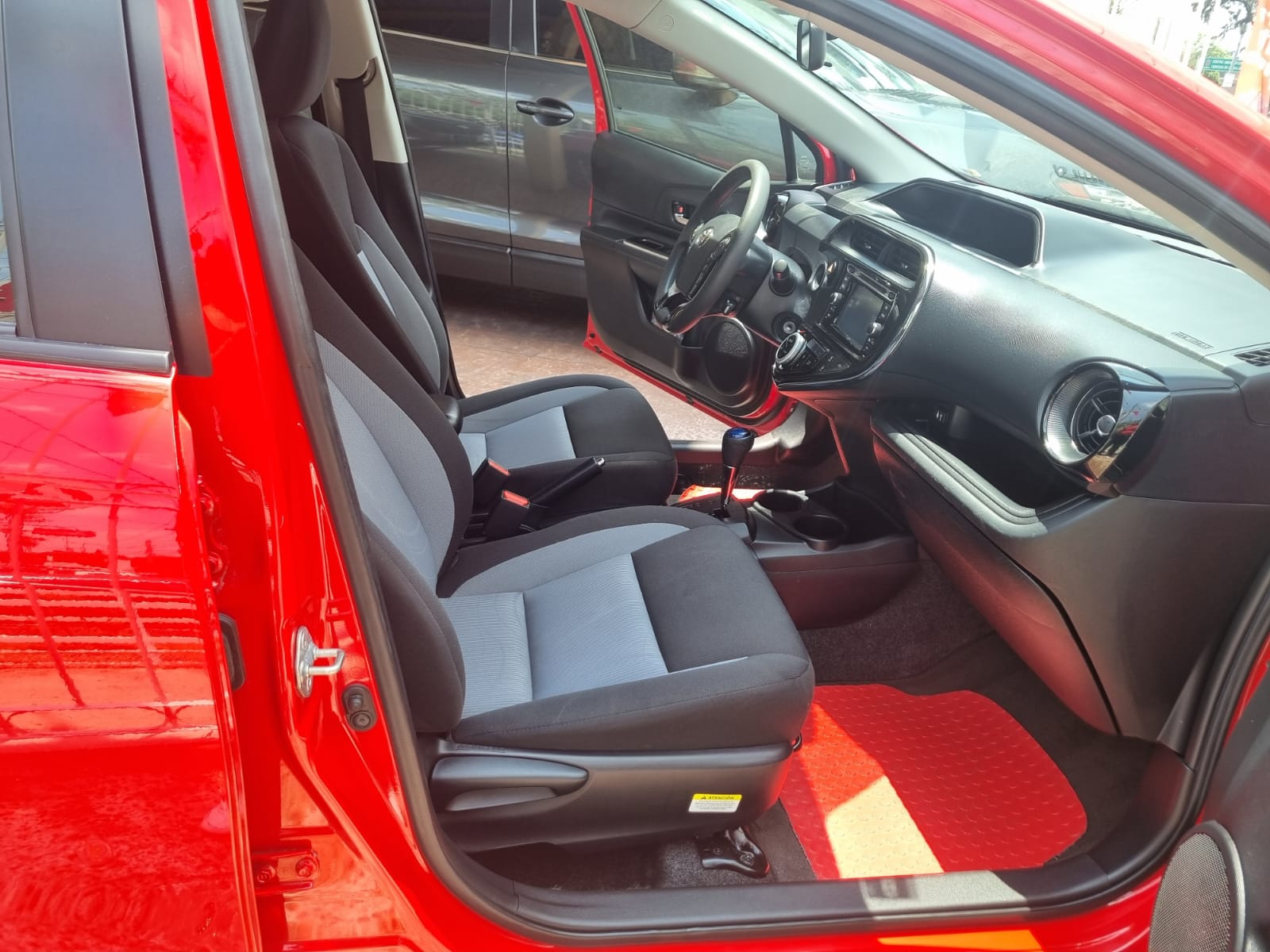 TOYOTA PRIUS CVT BASE 2021