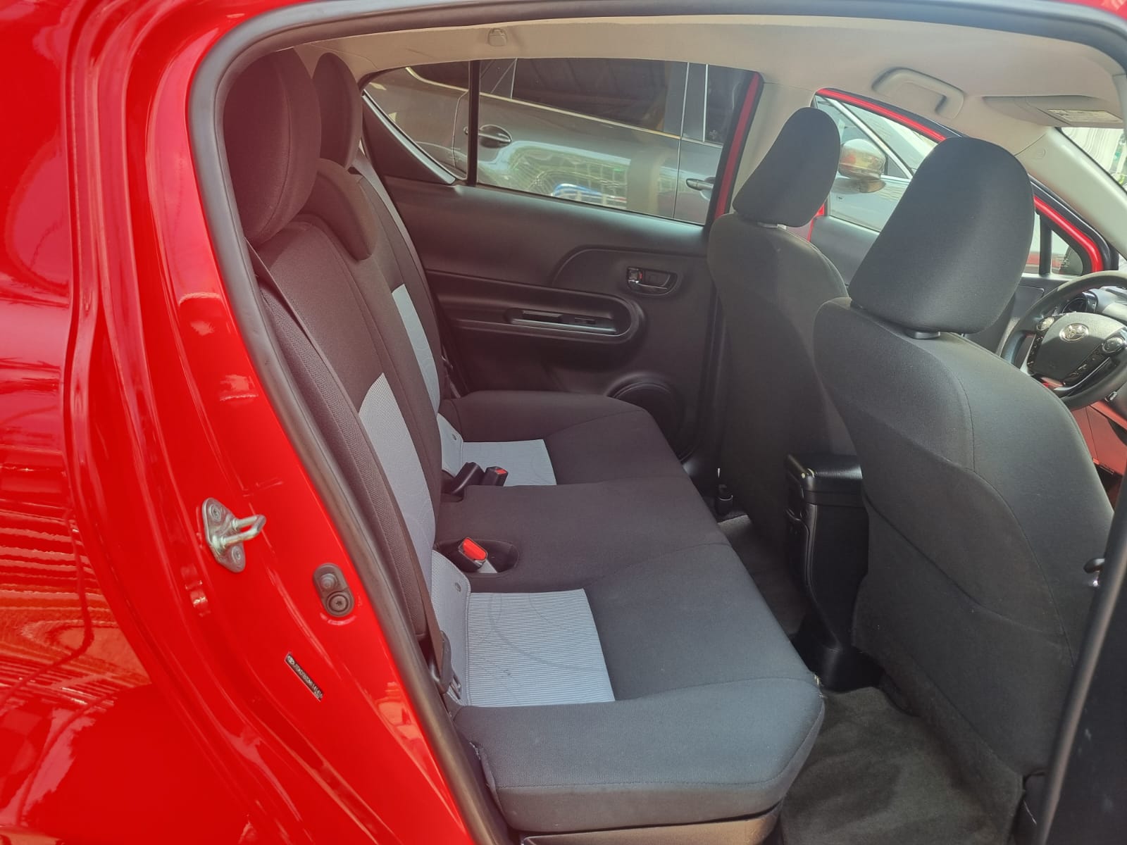 TOYOTA PRIUS CVT BASE 2021