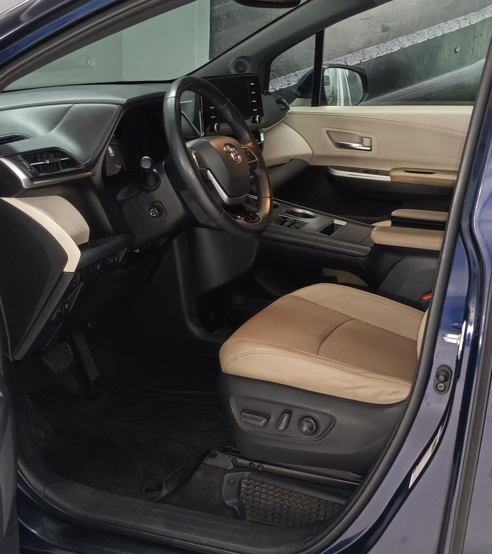 TOYOTA SIENNA LIMITED HEV 2021