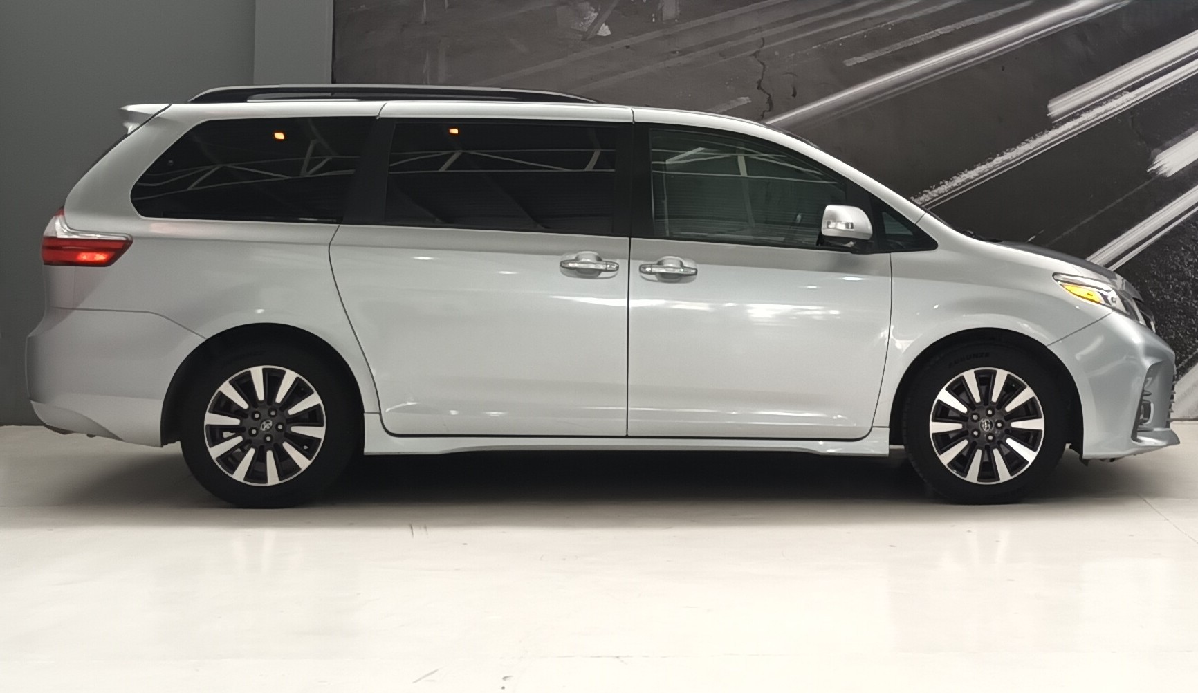 TOYOTA SIENNA LIMITED 2020