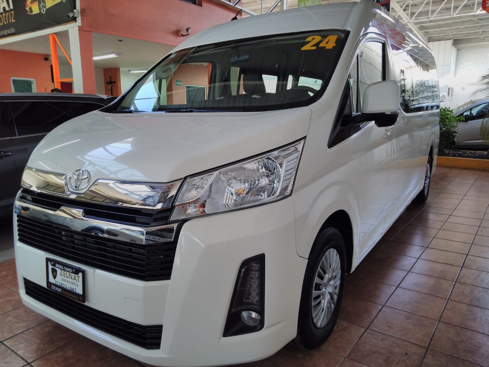 TOYOTA HIACE VAN 2024