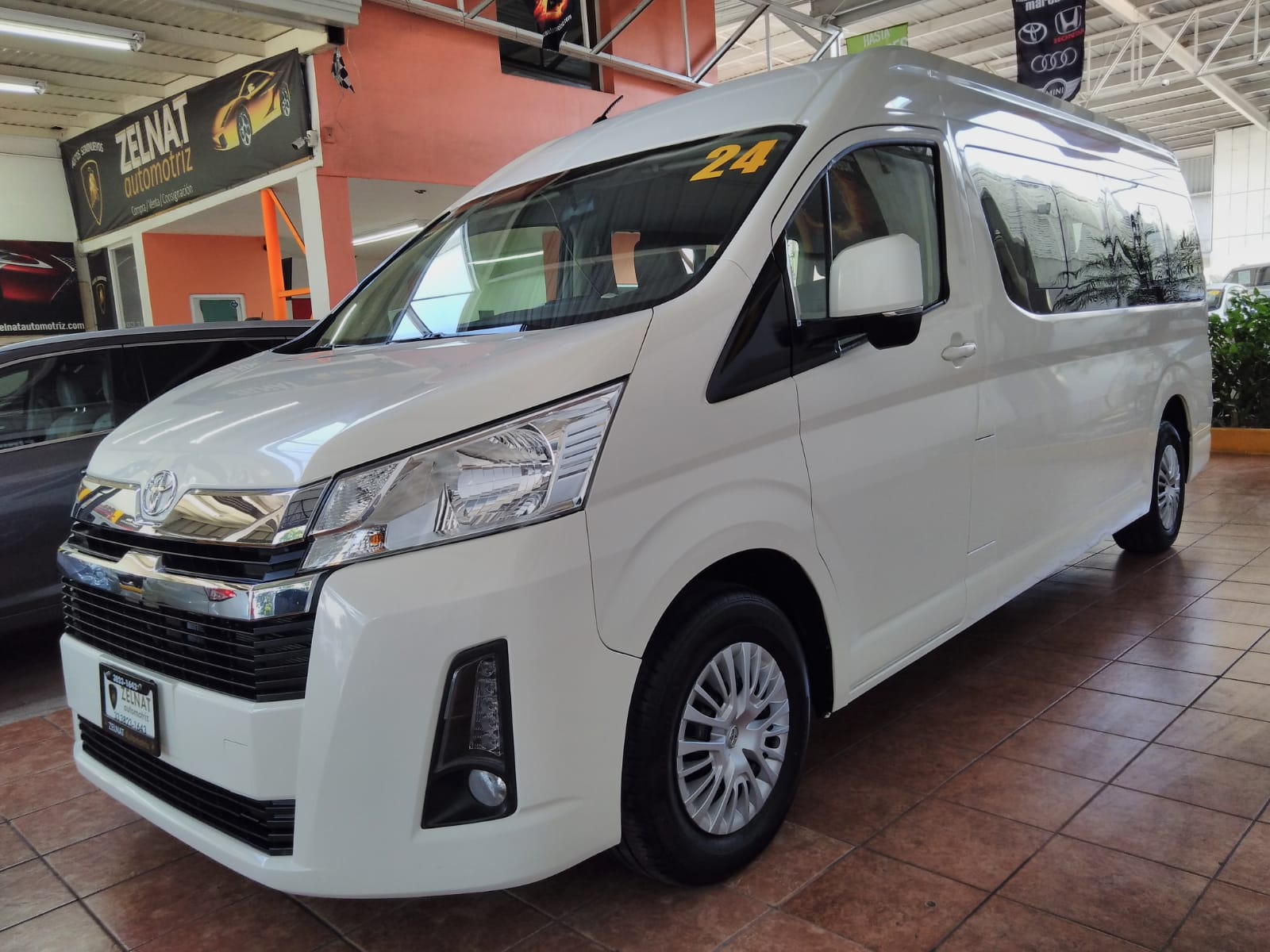 TOYOTA HIACE VAN 2024