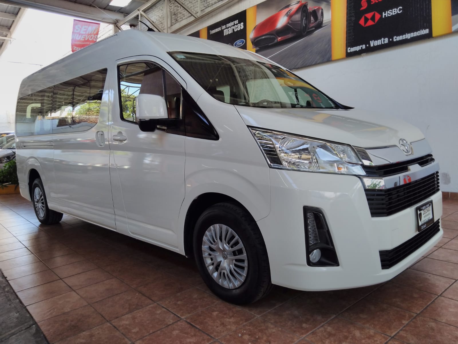 TOYOTA HIACE VAN 2024