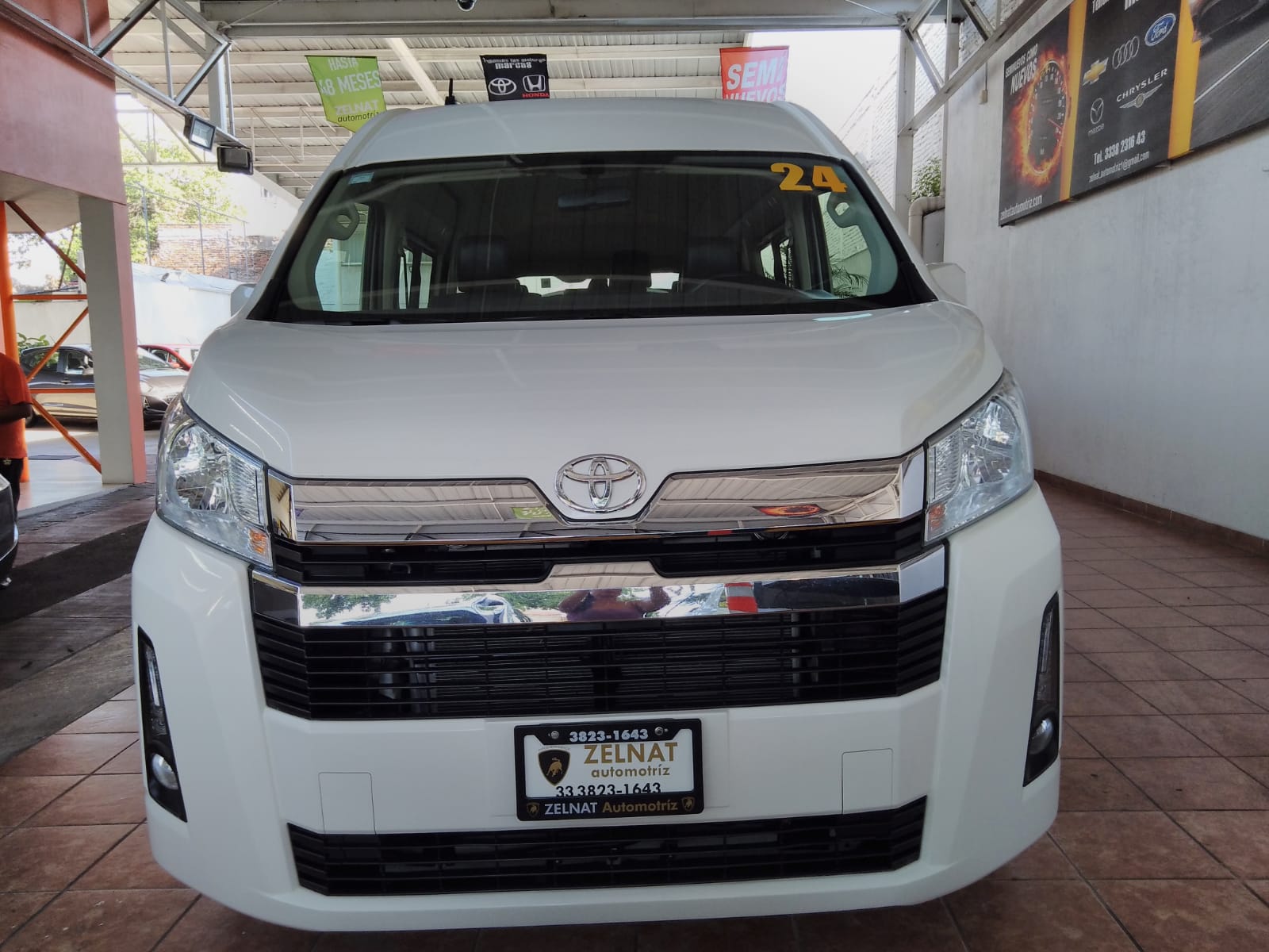 TOYOTA HIACE VAN 2024