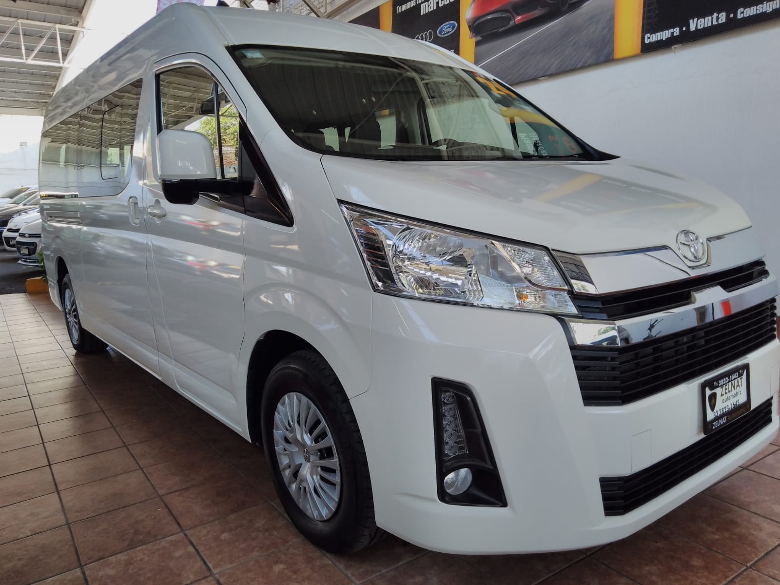 TOYOTA HIACE VAN 2024