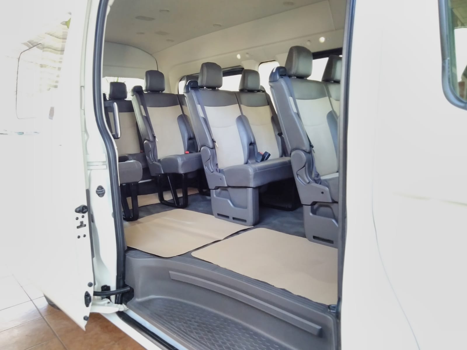 TOYOTA HIACE VAN 2024