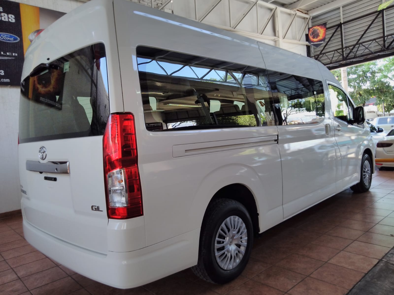 TOYOTA HIACE VAN 2024