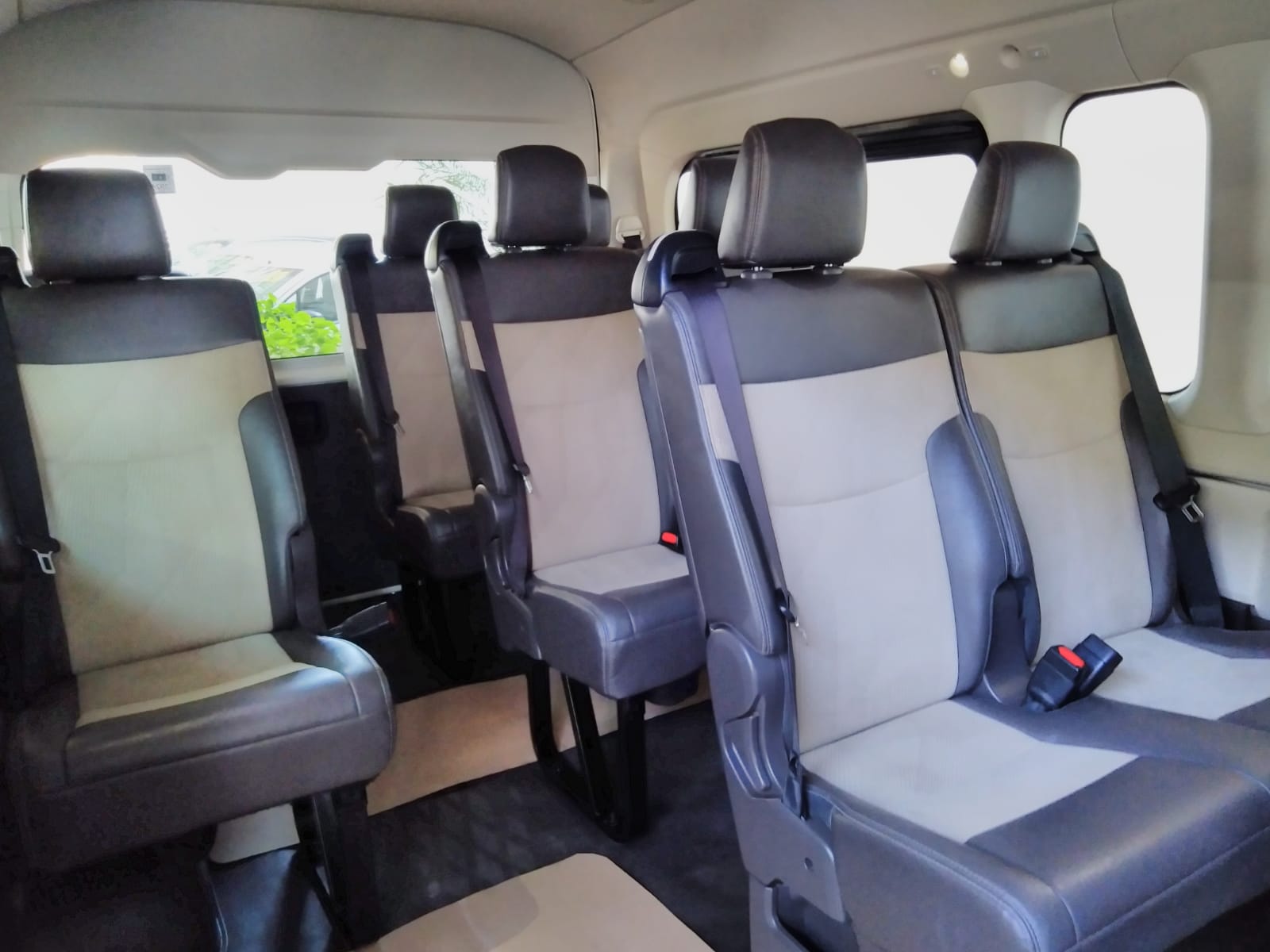 TOYOTA HIACE VAN 2024