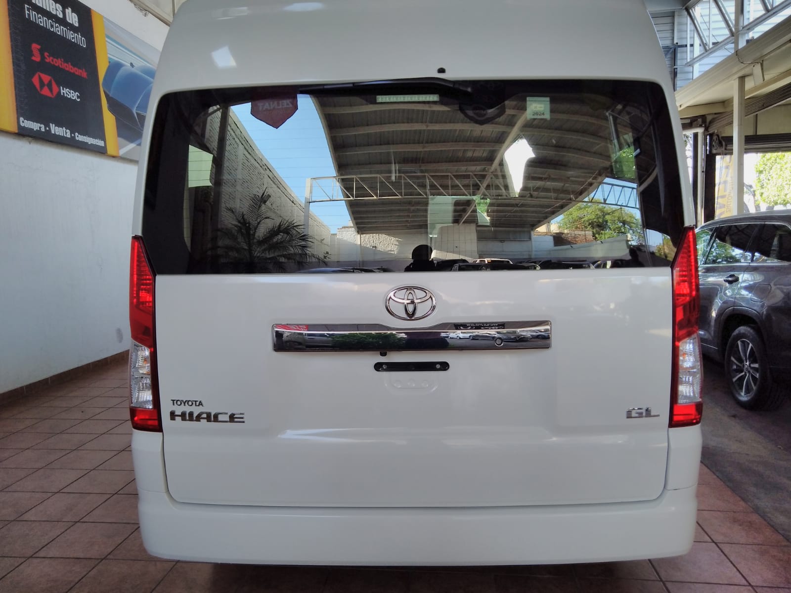 TOYOTA HIACE VAN 2024
