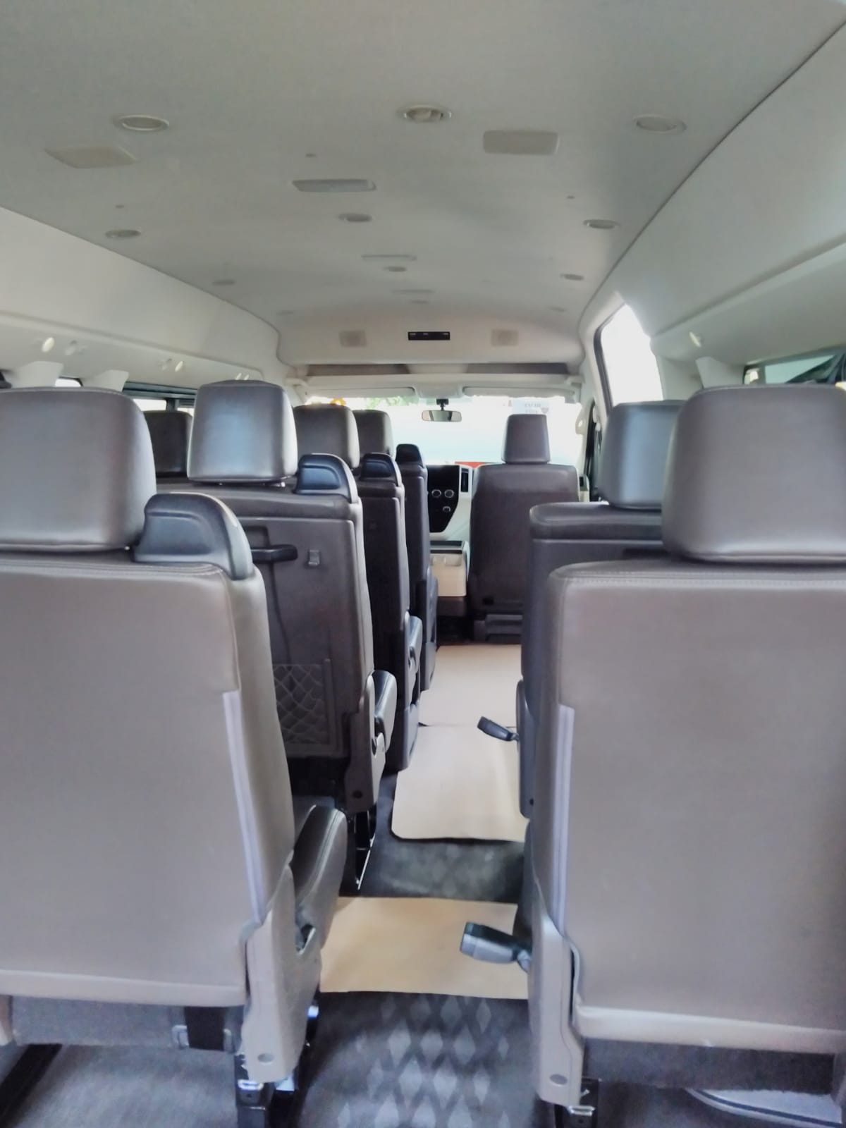 TOYOTA HIACE VAN 2024
